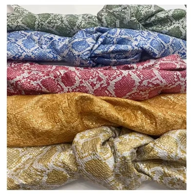 Yukxalta poyafzallari uchun yuqori sifatli porloq to'quv naqshli bo'rttirma mikrofiber teri